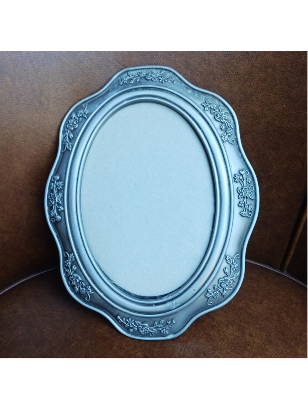 Vtg Malden Pewter Oval Frame W/Flowers Easel 3.5" X 5" Photo CottageCore